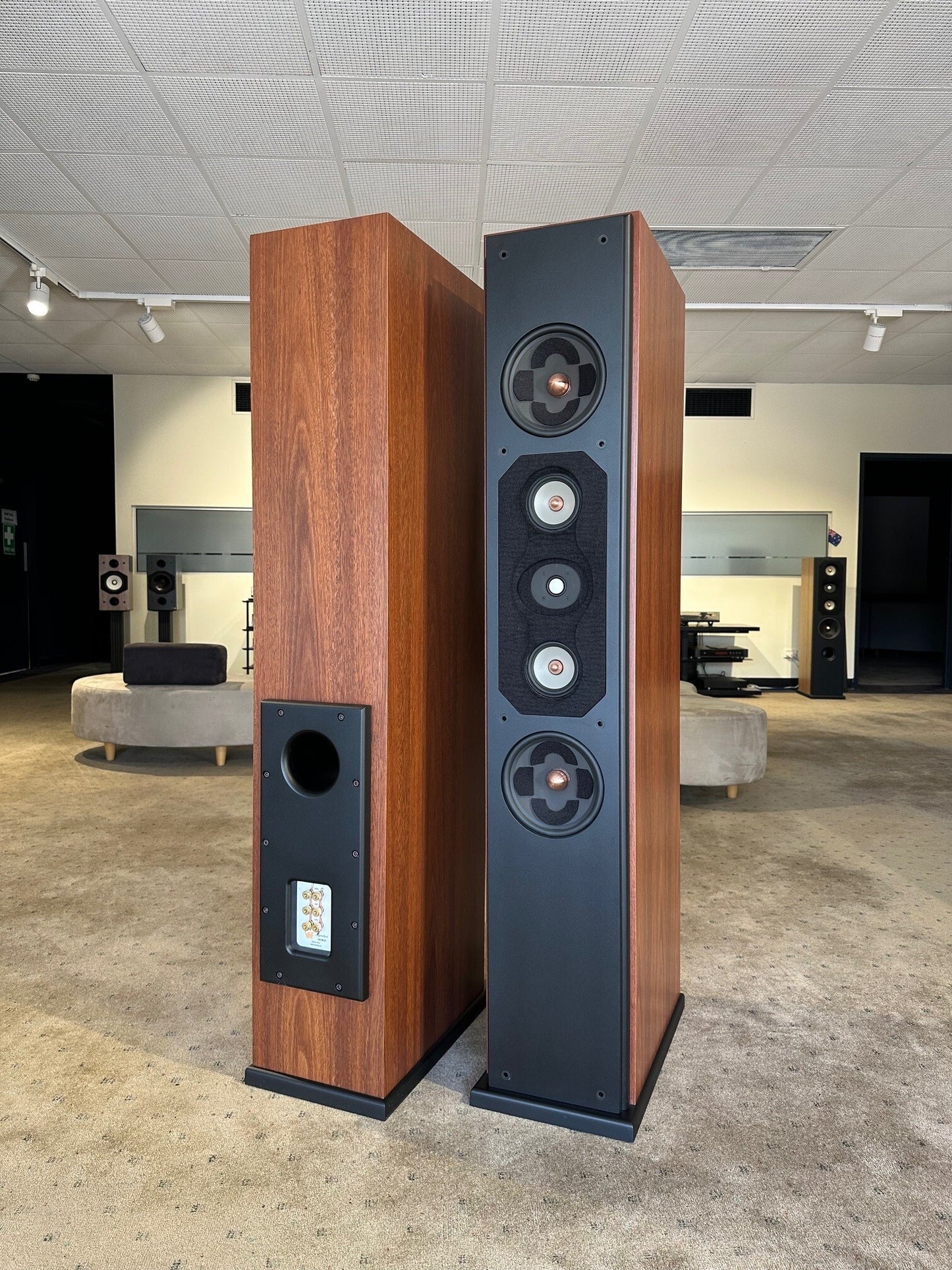 VAF i93 MKIII in Jarrah Floor-standing Speakers - Refurbished